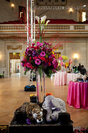 Centerpieces for corporate events planners for luxury parties, truss rental in NYC call today +1 202 436 5114 ask for Emme!